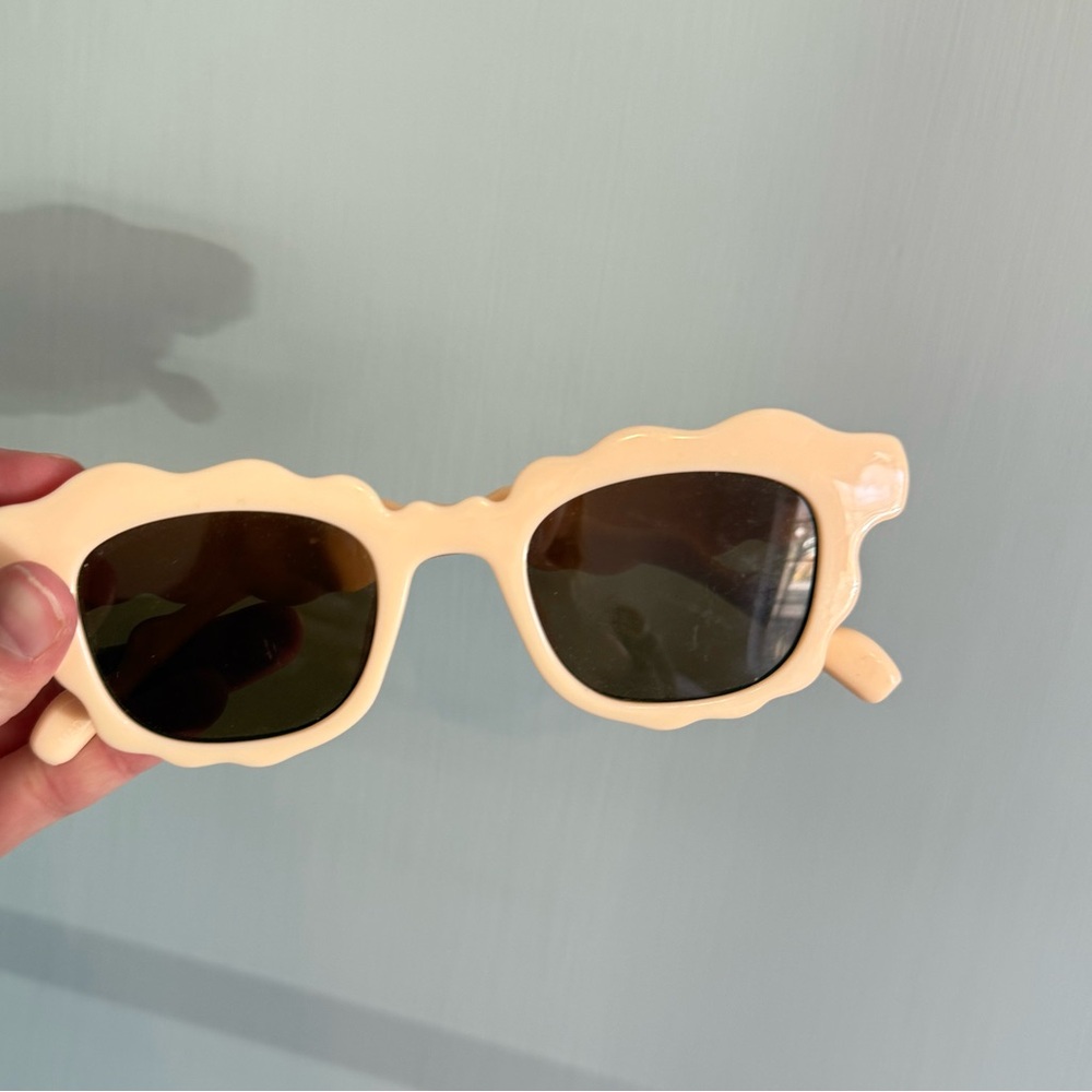Cream wavy Sunglasses
